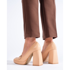 Zapatos de tacón beige de Shelovet 3