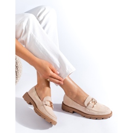 Zapatos de ante beige con cadena de Shelovet 2