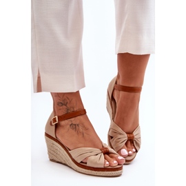 Sandalias de cuña Artista en beige 5