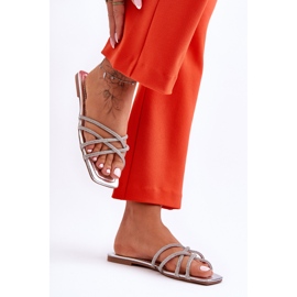 Pantuflas Mujer Con Rayas Y Strass Plata Leomi 2