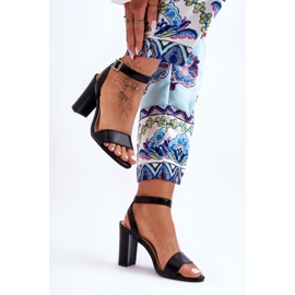 Sandalias Mujer Clásicas Con Tacón Negro Treada 2