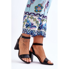 Sandalias Mujer Clásicas Con Tacón Negro Treada 5