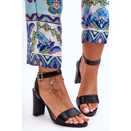Sandalias Mujer Clásicas Con Tacón Negro Treada 6