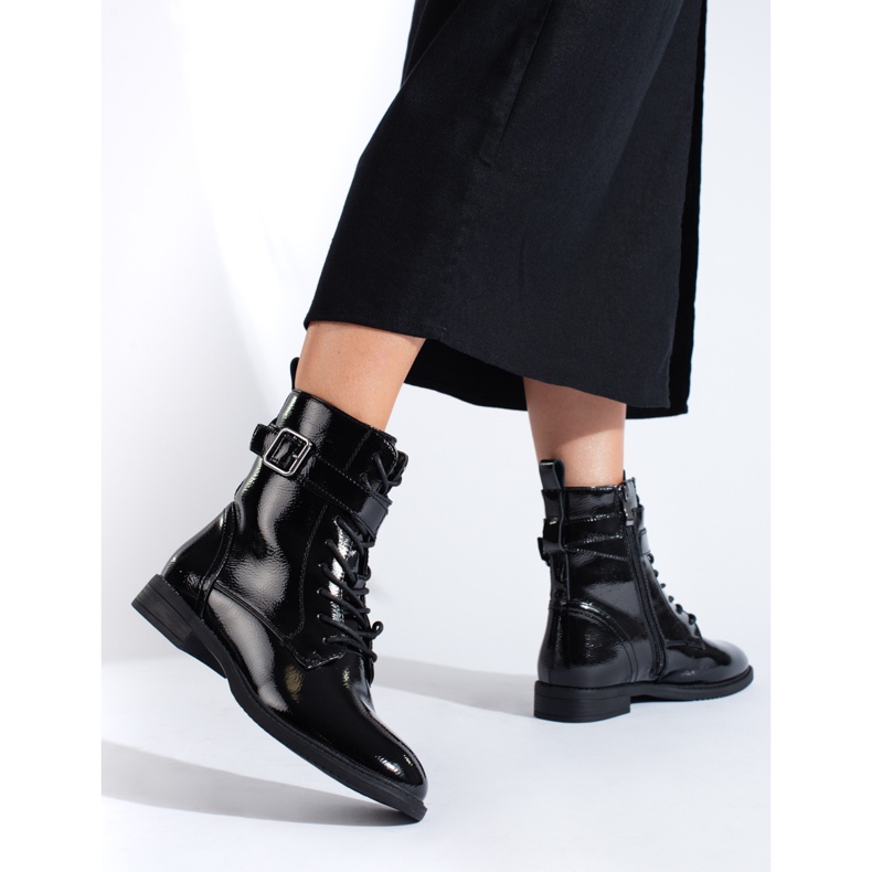 Shelovet trabajadores lacados en negro 1