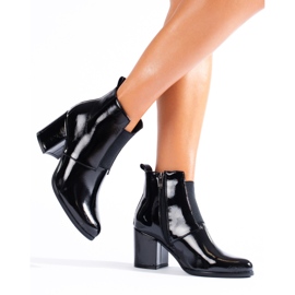 Botas de mujer lacadas en negro con elástico Shelovet en el poste 2