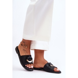 Pantuflas de mujer negras con adornos de jerez negro 2
