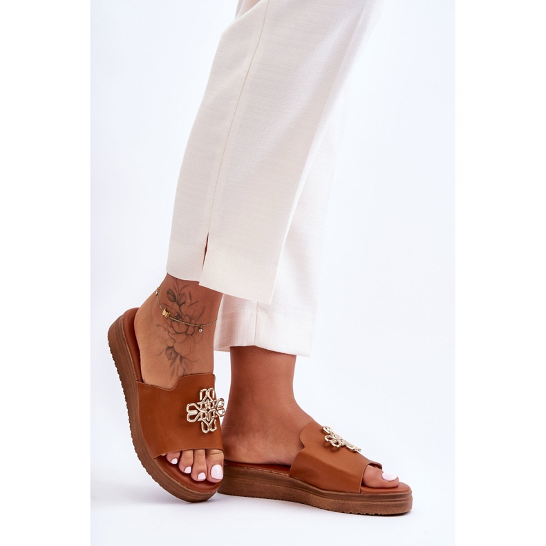 PG1 Pantuflas Mujer Piel Plataforma Con Adorno Marrón Azera 2