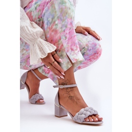 Sandalias trenzadas de ante gris Essenza 3