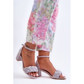 Sandalias trenzadas de ante gris Essenza 4