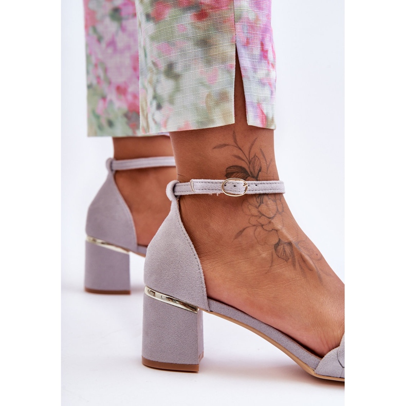 Sandalias trenzadas de ante gris Essenza 2