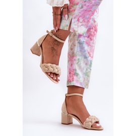 Sandalias trenzadas de ante beige Essenza 3