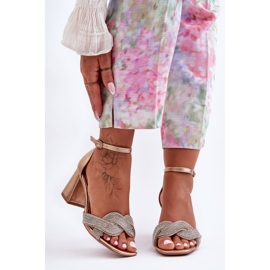 Sandalias Tacón Bajo Con Strass Oro Rosa Monra dorado 2