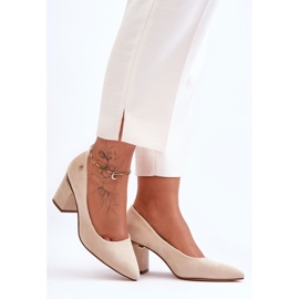 Zapatos de salón clásicos de ante con tacón alto y adorno Derren en beige claro 5