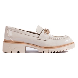 Zapatos brogue beige charol con adorno Shelovet dorado 3
