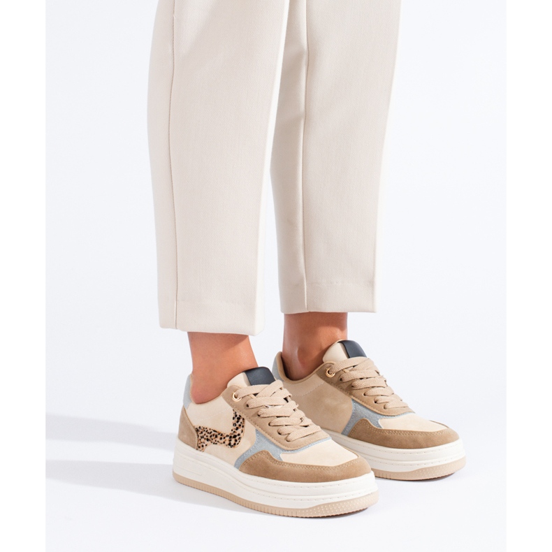 Zapatillas deportivas de mujer beige con suela gruesa de Shelovet 1