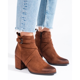 Botas de mujer en ante marrón de Shelovet 1
