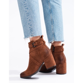 Botas de mujer en ante marrón de Shelovet 3