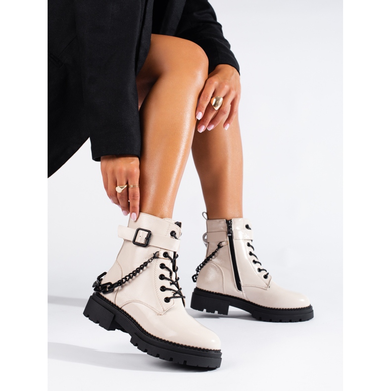 Obreros lacados beige con cadena Shelovet 1