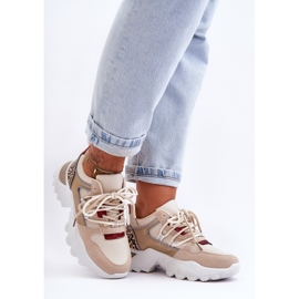 Zapatos Deportivos En Una Suela Masiva Beige Corena 2 Zapatos Deportivos En Una Suela Masiva Beige Corena 2