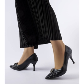 Zapatos de tacón negros con pedrería de Fortin 1