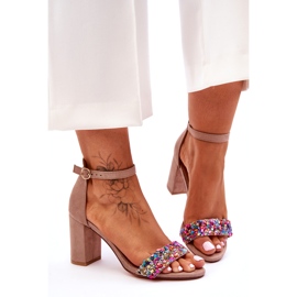Sandalias De Tacón Alto De Moda Con Piedras Decorativas Beige Love Me 3