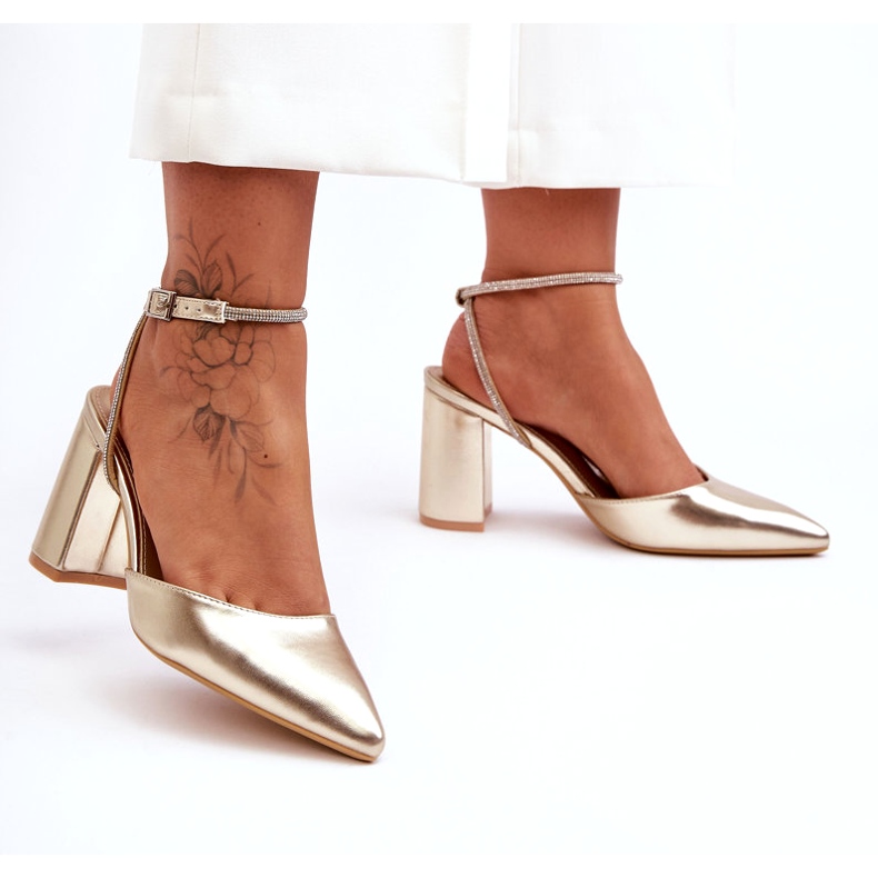 Salón con Correa Decorativa en Ecopiel, Dorado Lirosa 7