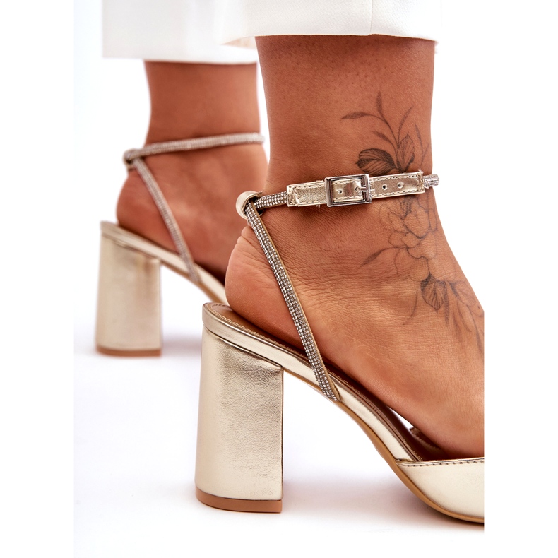 Salón con Correa Decorativa en Ecopiel, Dorado Lirosa 4