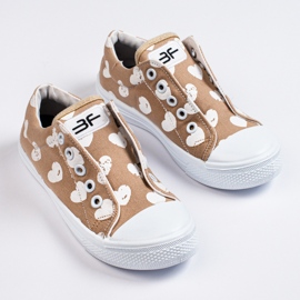 SHELOVET Zapatillas slip-on beige para niña 3F corazones 1