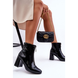 Botas Lacadas Con Cremallera Decorativa Negro Sevil 11