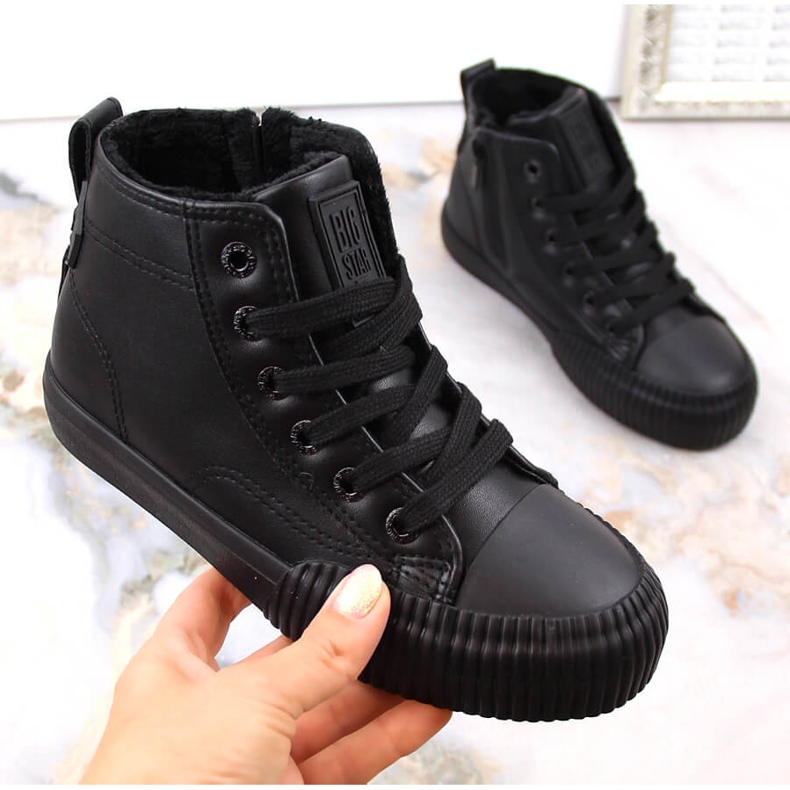 Deportivas infantiles aislantes con cordones y cremalleras negras Big Star MM374014 negro 1