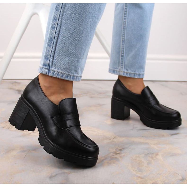 Zapatos en el puesto Potocki W WOL166A negro 2