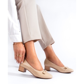 W. Potocki Zapatos de salón de mujer Potocki con tacón bajo beige 1