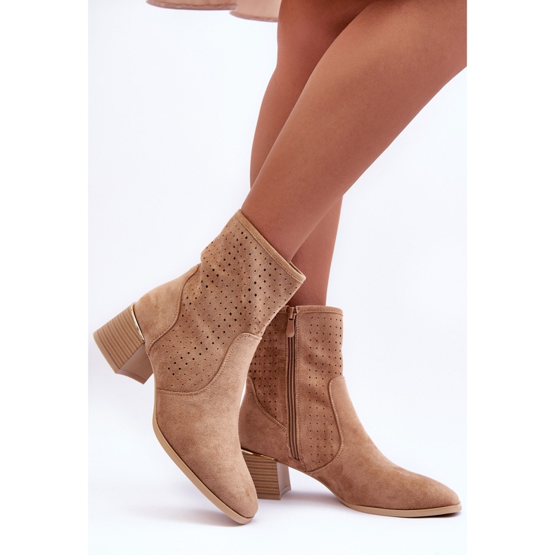 PG1 Botas Tacón Ante Calado Perlas Beige Oscuro 2