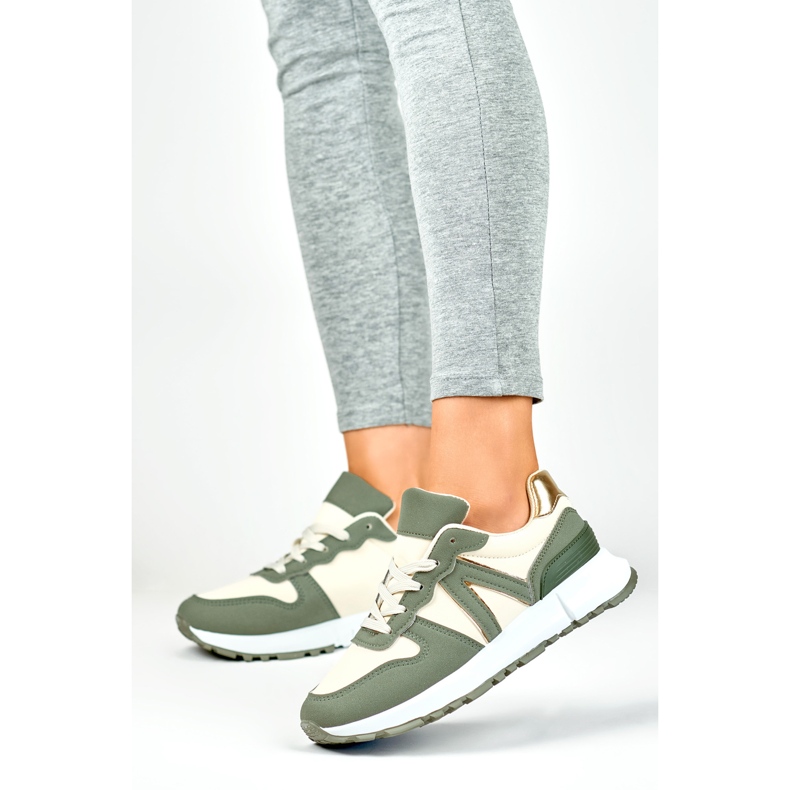 Deportivas verdes y beige de mujer 2