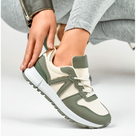 Deportivas verdes y beige de mujer 6