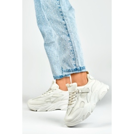 Deportivas beige de mujer con suela gruesa negro 2 Deportivas beige de mujer con suela gruesa negro 2