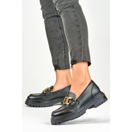 Mocasines negros con hebilla dorada 2 Mocasines negros con hebilla dorada 2