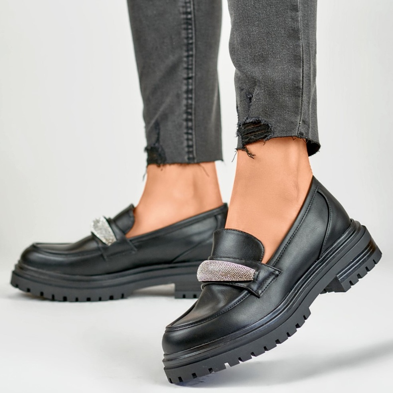 Zapatos brogue negros con circonitas 1 Zapatos brogue negros con circonitas 1