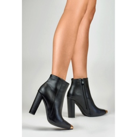 Botas negras de mujer con puntera decorativa negro 3