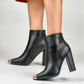 Botas negras de mujer con puntera decorativa negro 6