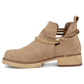 Botas de mujer beige con cadena. 2