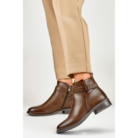 Botas de mujer elegantes marrones con suela plana. beige 3