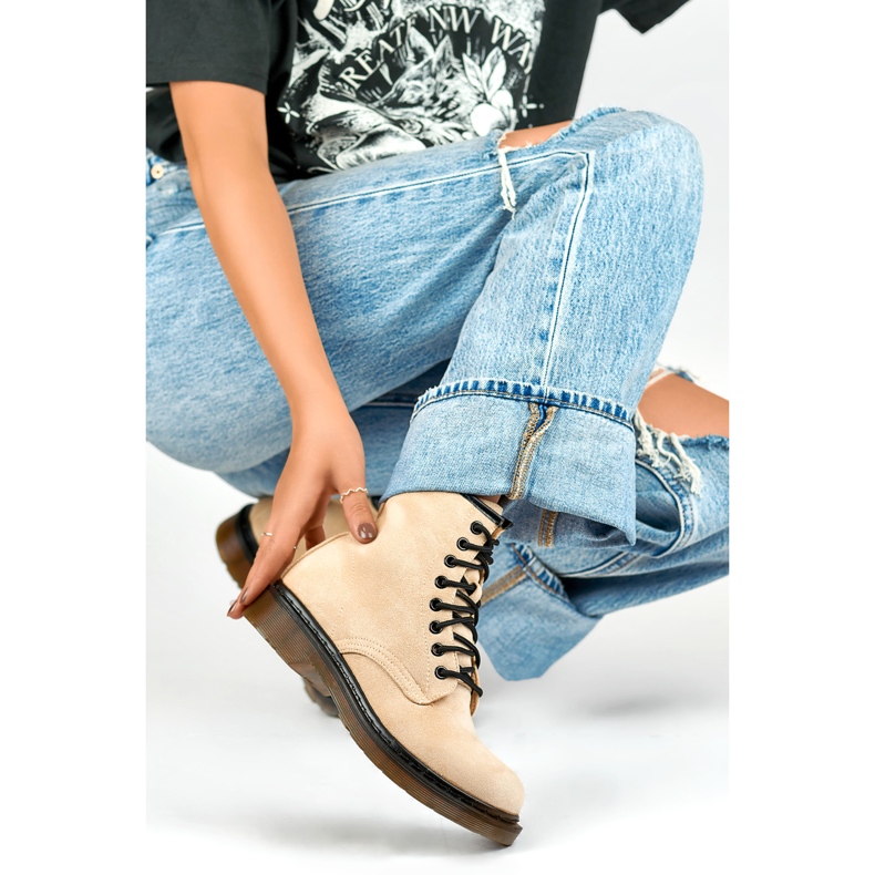 Bota worker anudada ante beige mujer 1