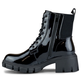 Botas de mujer negras lacadas en el poste. negro 6