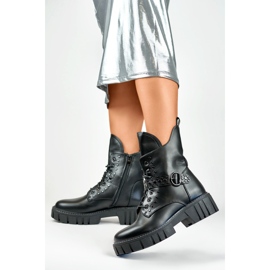 Botas rockeras de mujer con hebilla decorativa negro 1