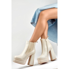 Botas beige tacón y plataforma 1