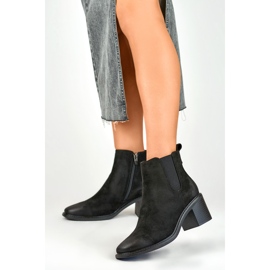 Botas de gamuza negra para mujer en un poste cómodo. negro 4