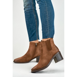 Botas de gamuza marrón de mujer en un poste cómodo 3
