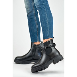 Botas negras de mujer fabricadas en ecopiel con inscripción decorativa negro 3