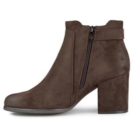 Botas de mujer marrones con hebilla marrón 1